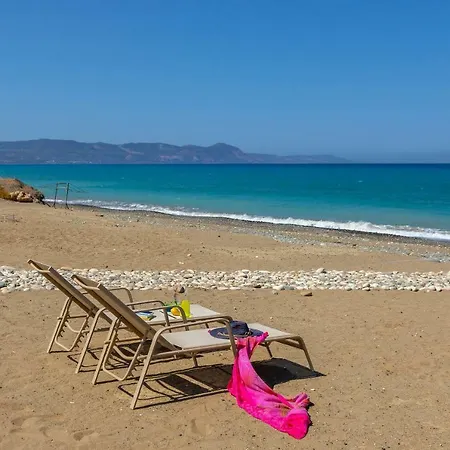 Morpheus - Sandy Beach Villa *