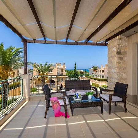 Morpheus - Sandy Beach Villa